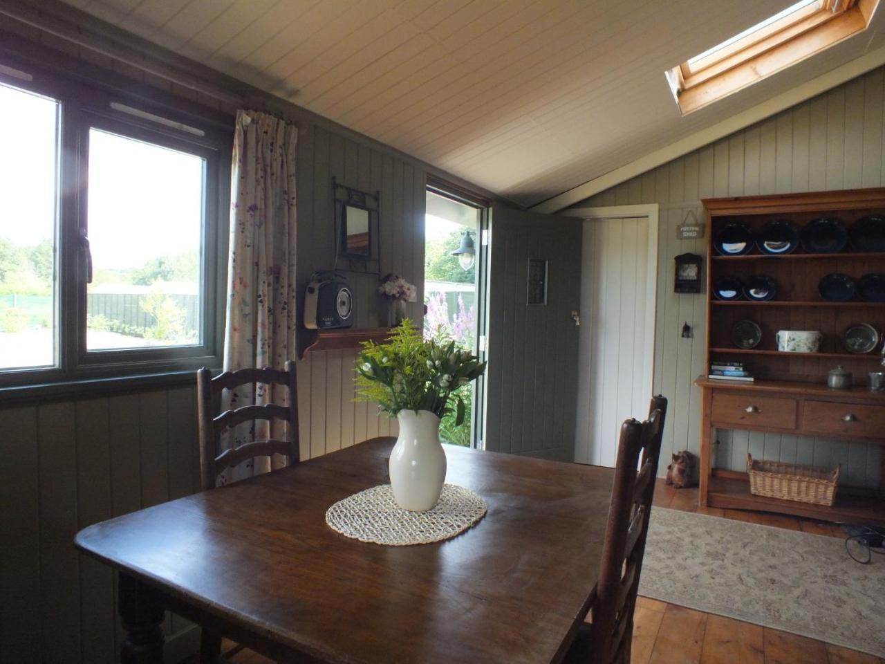 The Potting Shed And The Garden Shed Self Catering Villa Carmarthen Luaran gambar